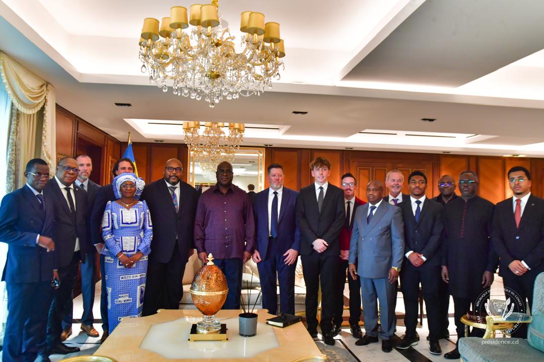 Ce dimanche 13 juillet, en sa résidence officielle du Mont Ngaliema, le Président de la République, Félix Antoine Tshisekedi Tshilombo, a reçu une délégation des pasteurs américains membres du Bureau de la foi de la Maison-Blanche.

