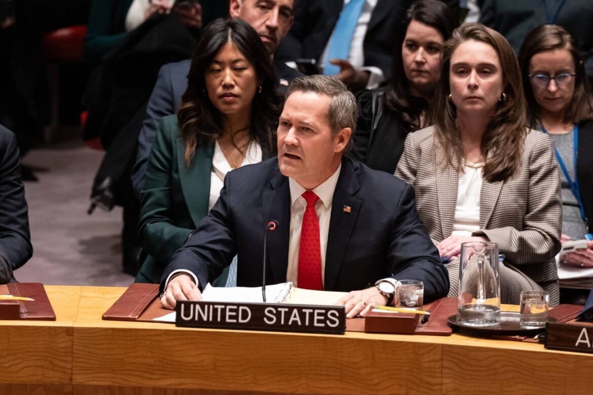 Les États-Unis ont fermement exigé le retrait immédiat du M23 et des Forces de Défense Rwandaises (RDF) à une distance minimale de 75 kilomètres de la ville d’Uvira, dans l’est de la République Démocratique du Congo (RDC).