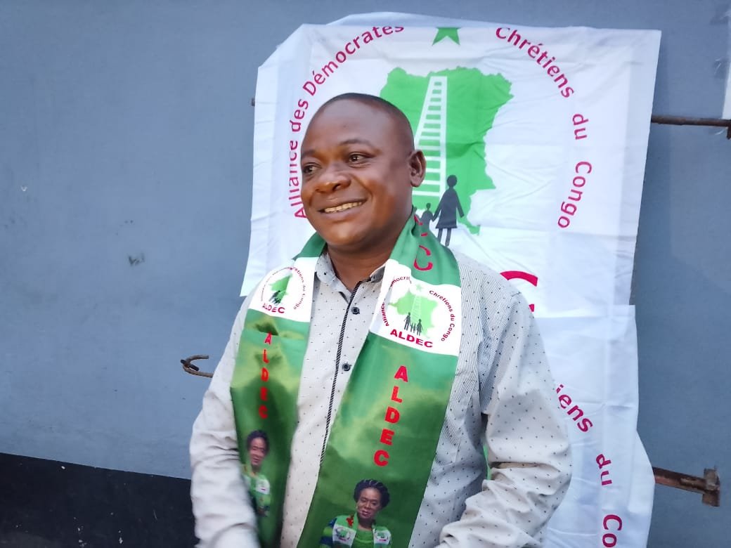 Ce vendredi 9 janvier 2026, Norbert Kapajika, président fédéral adjoint du parti politique ALDEC en province du Kasaï, a animé la première réunion de prise de contact avec les membres du parti à l’espace Père Cambier à Kananga, sous le haut patronage du Dr Émile Mulaja interfédéral titulaire et numéro un du parti dans la province.