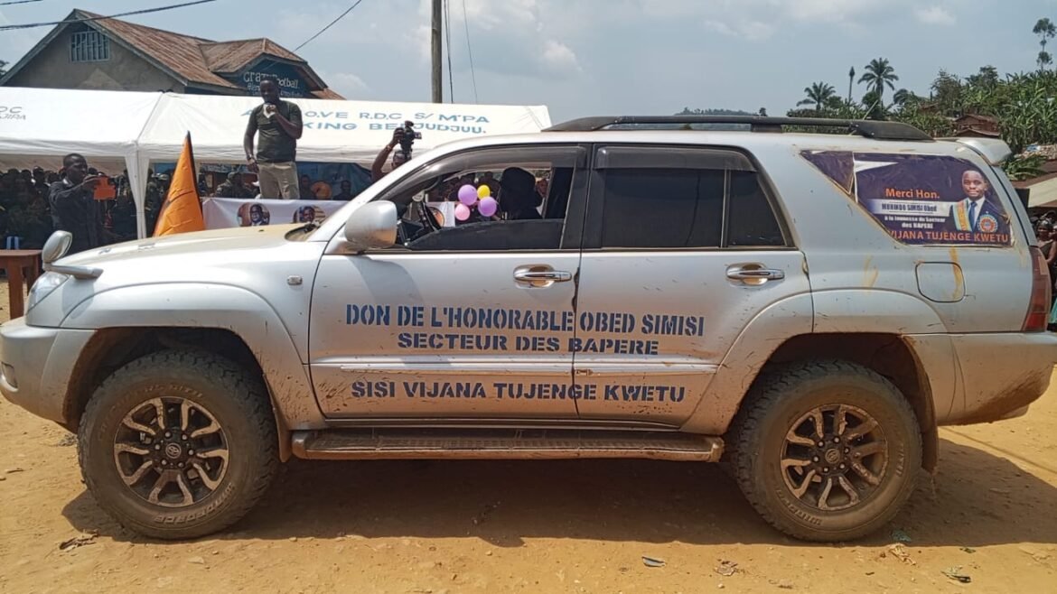 Le député national Muhindo Simisi Obed, élu du territoire de Lubero dans la province du Nord-Kivu, a remis un véhicule à la jeunesse de Manguredjipa dans le secteur de Bepere, lors d’un meeting populaire animé jeudi 29 janvier 2026, dans cette localité confrontée à une insécurité persistante.