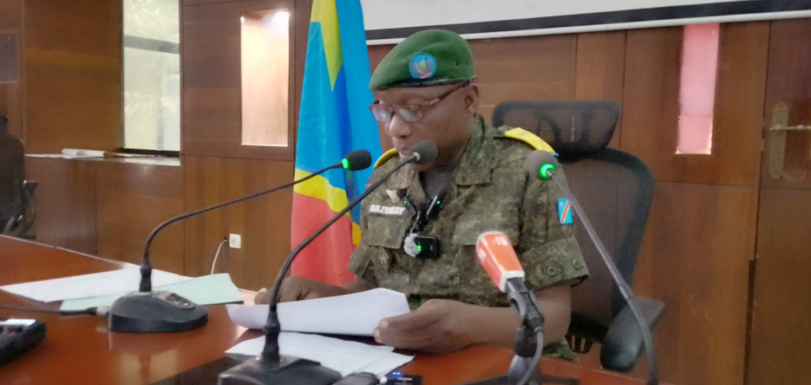 Les Forces Armées de la République Démocratique du Congo (FARDC) ont procédé, ce jour, à la présentation officielle à la presse de plusieurs combattants étrangers capturés sur le théâtre des opérations militaires en cours dans l’Est du pays