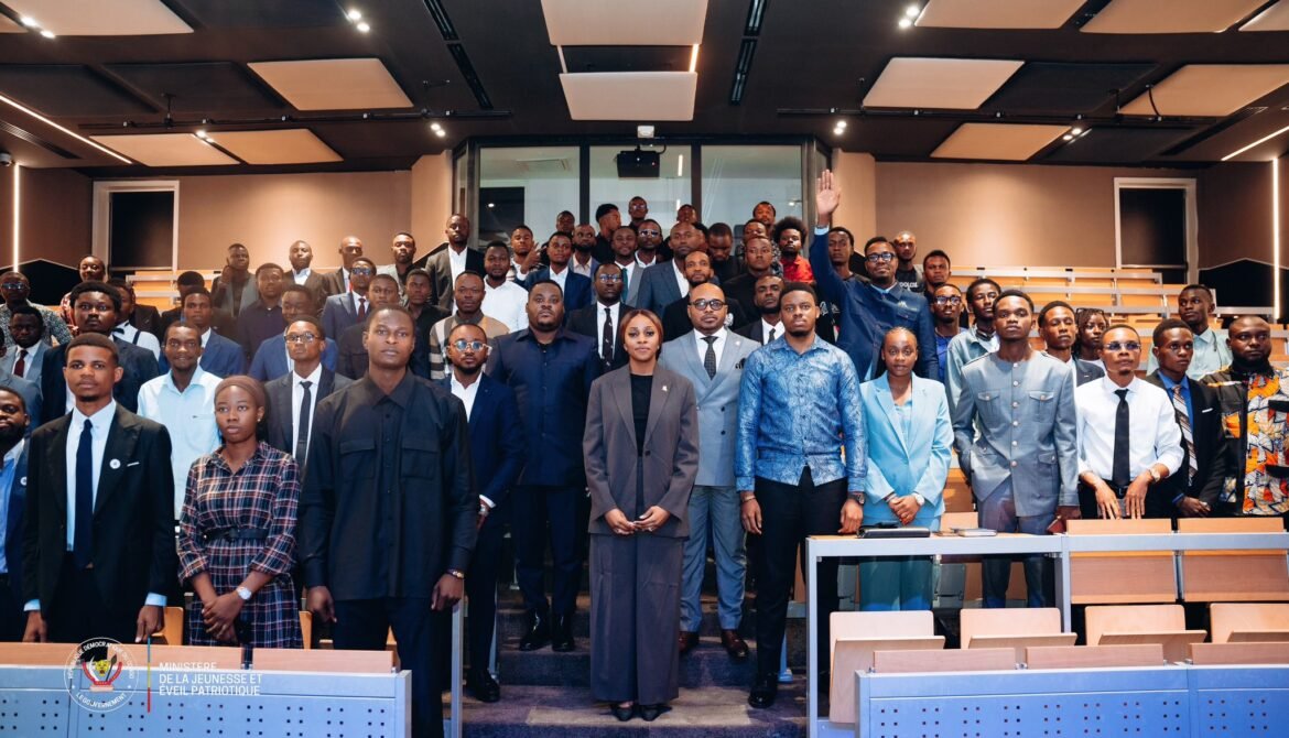 Le Ministère de la Jeunesse et de l’Éveil Patriotique a franchi une étape décisive dans la mobilisation de la jeunesse congolaise. Ce mardi 17 février 2026, à Silikin Village,