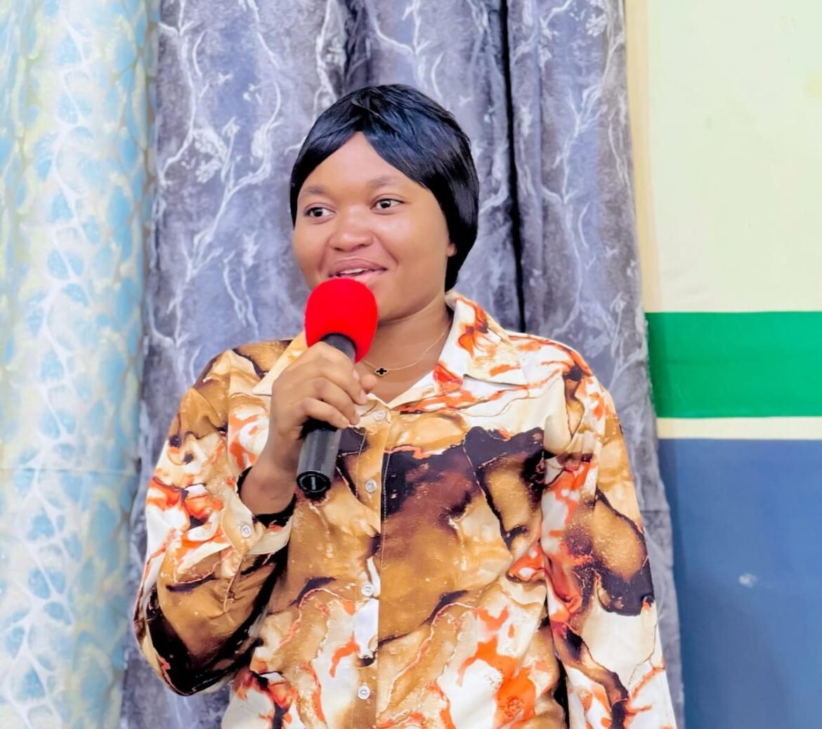 À l’occasion de la Journée Mondiale de la Radio célébrée chaque 13 février, Madame Angélique Ntumba Kanku, Conseillère communale de la commune de Kananga, a adressé un message d’encouragement et de reconnaissance aux professionnels des médias radiophoniques œuvrant dans la ville et à travers le pays.