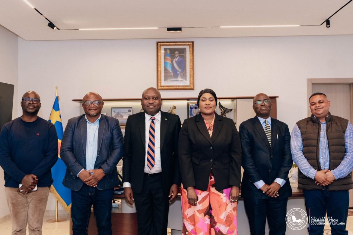 La coopération régionale entre la République démocratique du Congo et la Zambie connaît un nouvel élan. Ce vendredi 21 février, la ville de Kolwezi a accueilli une mission officielle du cabinet du Président zambien, Hakainde Hichilema, dans le cadre de l’accélération de la mise en œuvre de projets d’infrastructures stratégiques