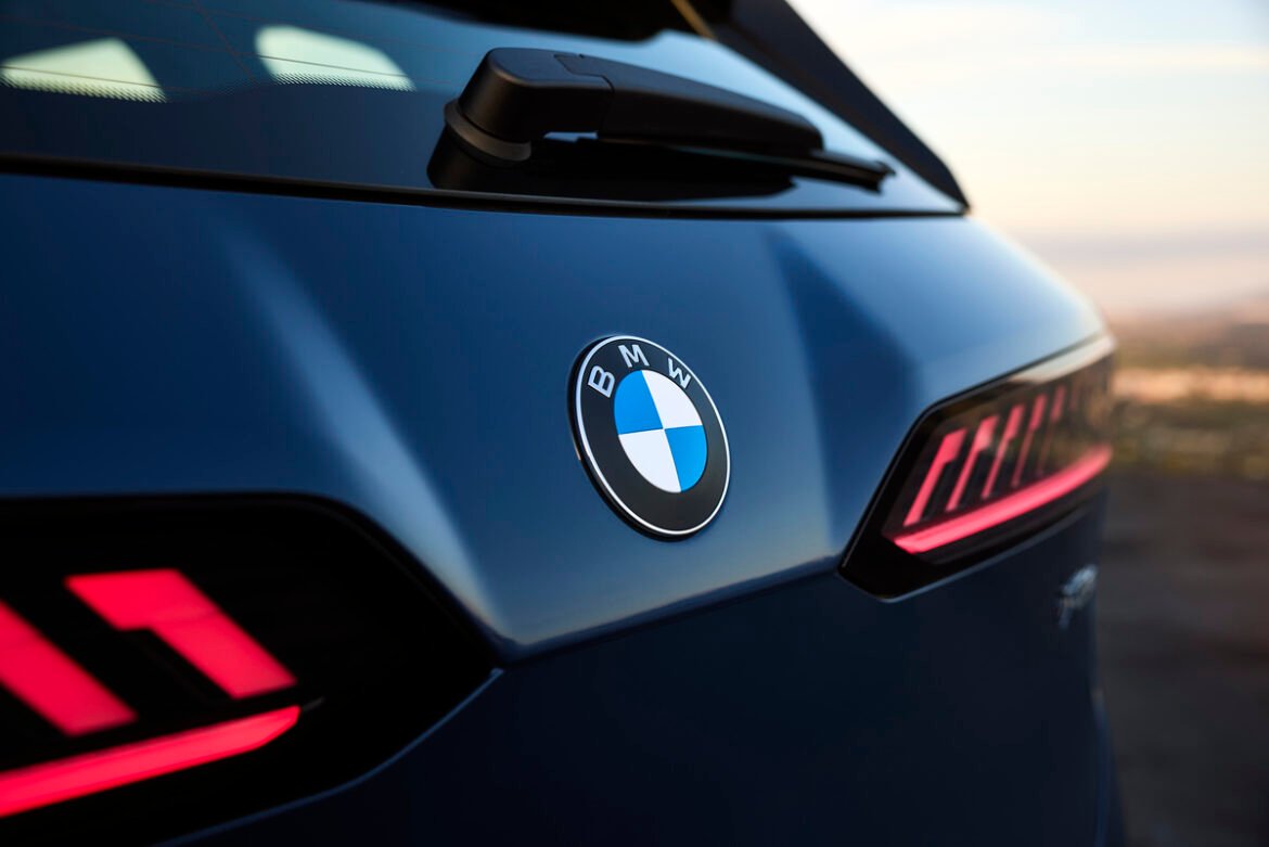 BMW prévoit une baisse de ses bénéfices en 2026 en raison de l’augmentation des droits de douane, qui pourraient réduire la marge EBIT de son activité automobile