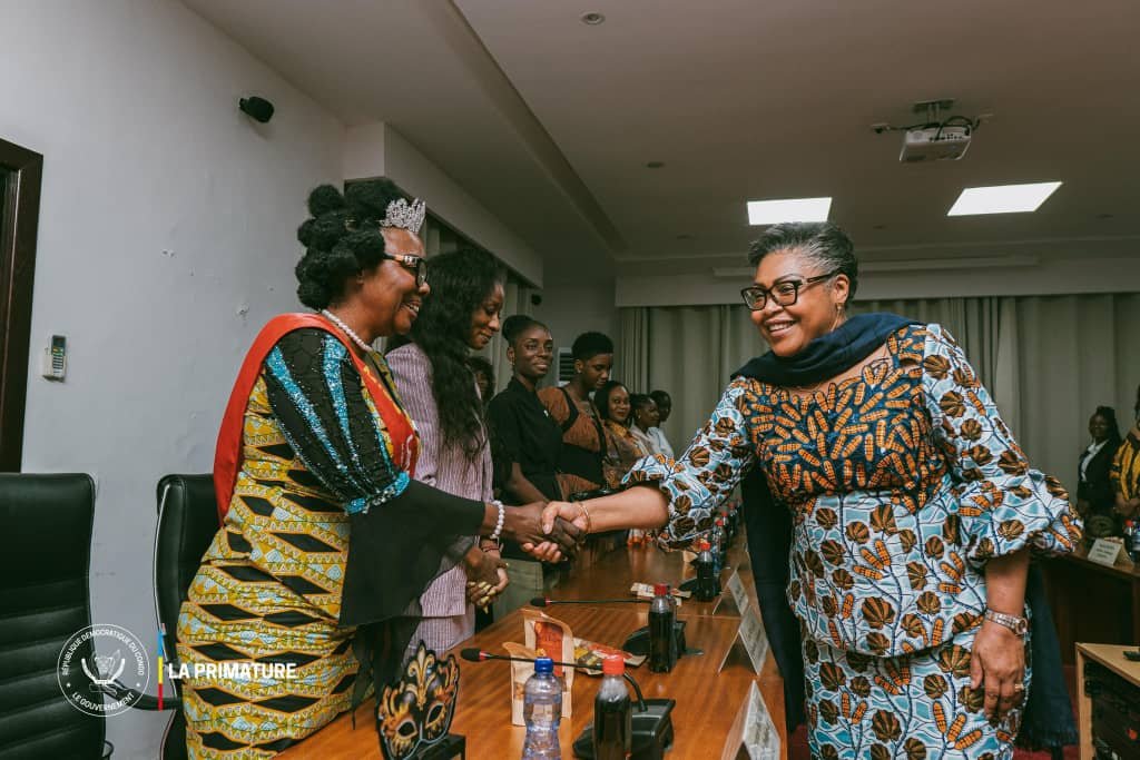 La Première Ministre, Cheffe du Gouvernement de la République démocratique du Congo, Judith Suminwa Tuluka, a reçu à la Primature une délégation de lauréates du programme Level Up by Makutano, conduite par Nicole Sulu.