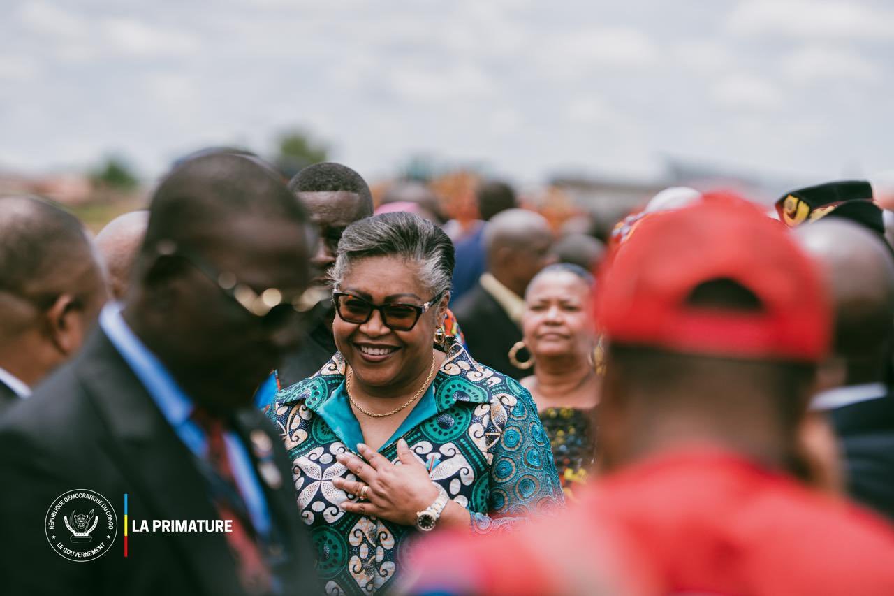 La Première Ministre de la République démocratique du Congo, Judith Suminwa Tuluka, est arrivée à Bandundu afin de participer à la XIIIe session de la Conférence des Gouverneurs, une rencontre de haut niveau présidée par le Chef de l’État, Félix Antoine Tshisekedi Tshilombo.