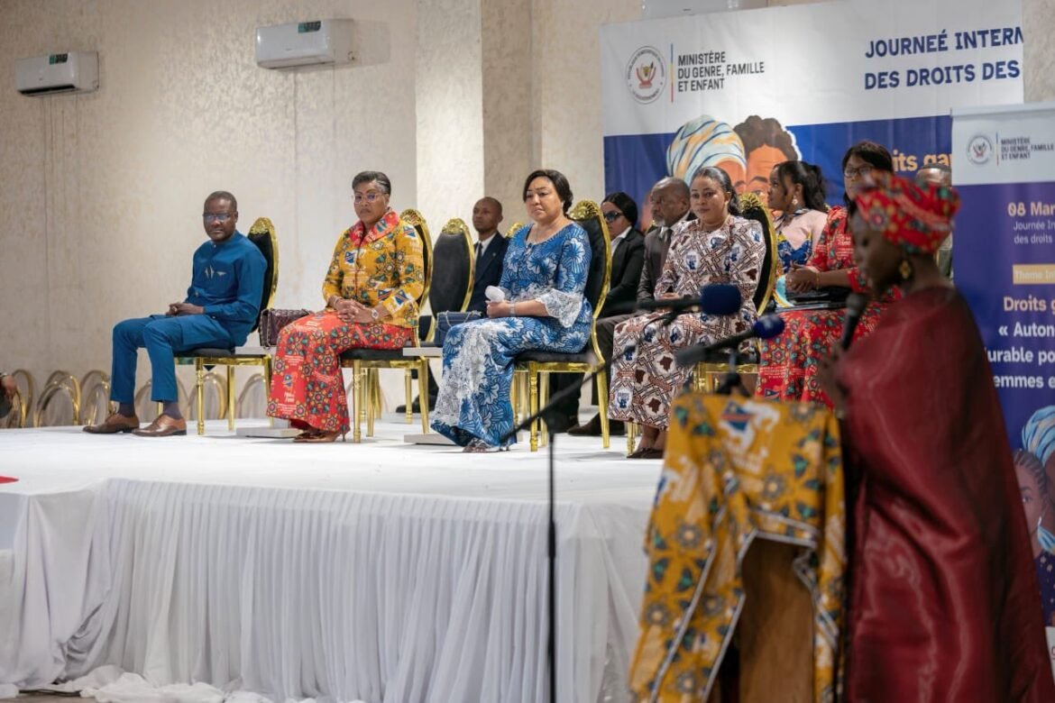 À l’occasion du 8 mars en RDC, Denise Nyakeru Tshisekedi appelle à renforcer la participation des femmes dans les sphères de décision politique et économique.