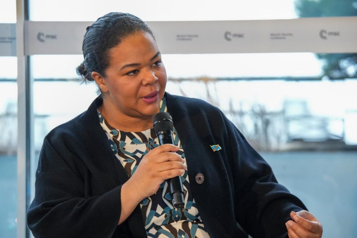 Devant le Parlement européen à Strasbourg, la ministre congolaise Thérèse Kayikwamba Wagner a dénoncé la crise sécuritaire dans l’est de la République démocratique du Congo et appelé l’Union européenne à sanctionner le Rwanda pour son soutien présumé aux rebelles du M23.