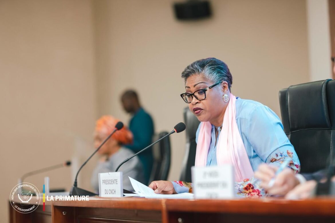 Après son passage remarqué sur TV5MONDE ce samedi 18 avril 2026, la Première ministre de la République démocratique du Congo, Judith Suminwa Tuluka, a livré une analyse globale et structurée des grands enjeux actuels du pays.