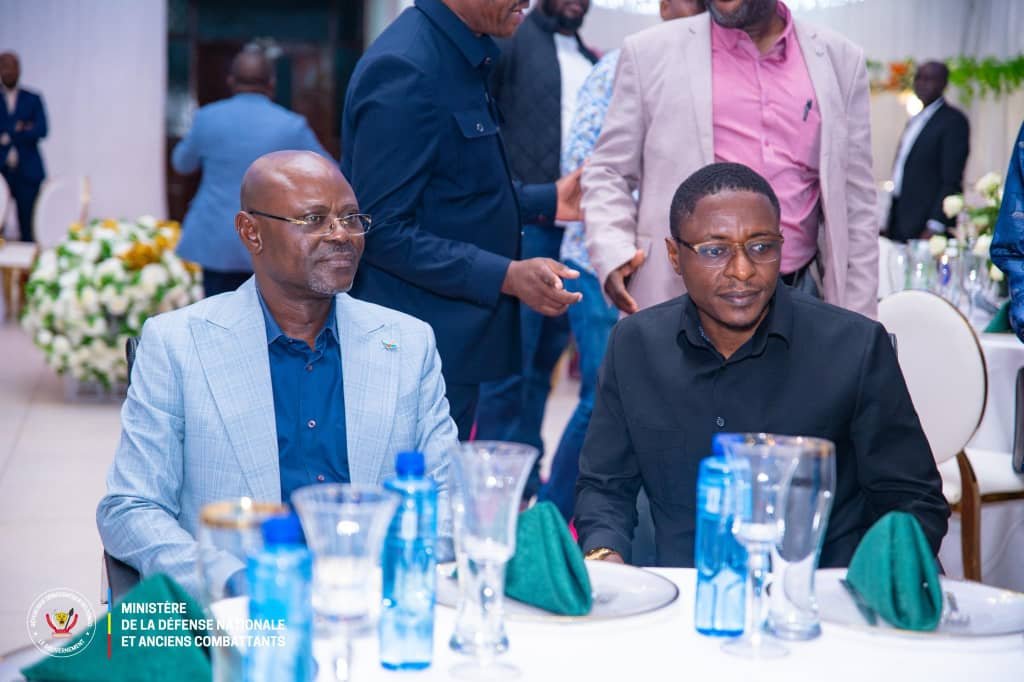 Le vice-Premier ministre en charge de la Défense nationale de la République démocratique du Congo, Guy Kabombo Muadiamvita, a entamé une mission officielle en Tanzanie, marquée par des enjeux sécuritaires majeurs.