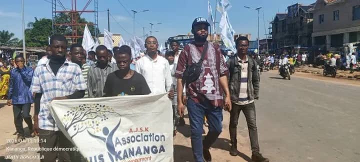 À Kananga, chef-lieu de la province du Kasaï Central, plusieurs acteurs sociopolitiques ont exprimé leur adhésion à une réforme de la Constitution à l’issue d’une marche pacifique organisée le samedi 11 avril 2026.