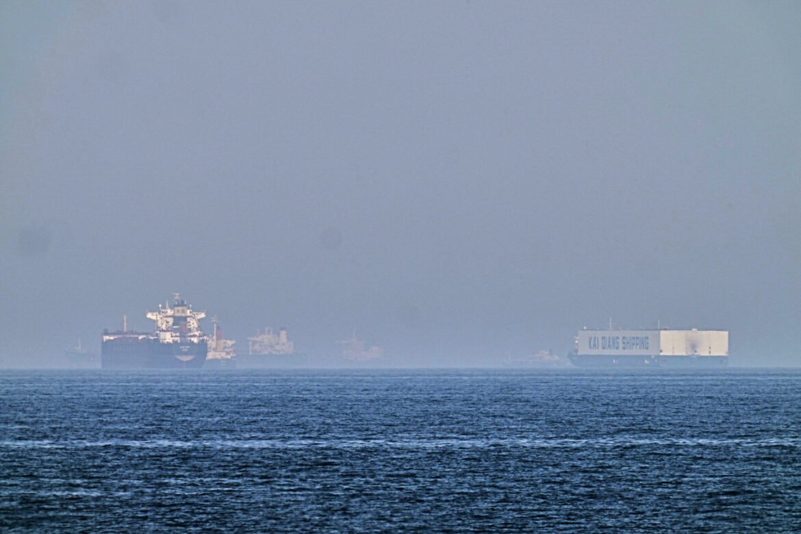 Les tensions continuent de s’intensifier entre Iran et les États-Unis après de nouvelles frappes américaines visant des pétroliers iraniens dans le golfe d’Oman