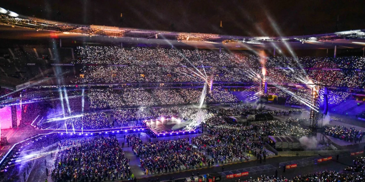 La situation sécuritaire dans l’Est de la République démocratique du Congo (RDC) continue de susciter de vives inquiétudes, même au-delà des frontières nationales. Lors de son concert au Stade de France, l’artiste congolais Fally Ipupa a marqué les esprits en évoquant cette crise humanitaire et sécuritaire persistante.