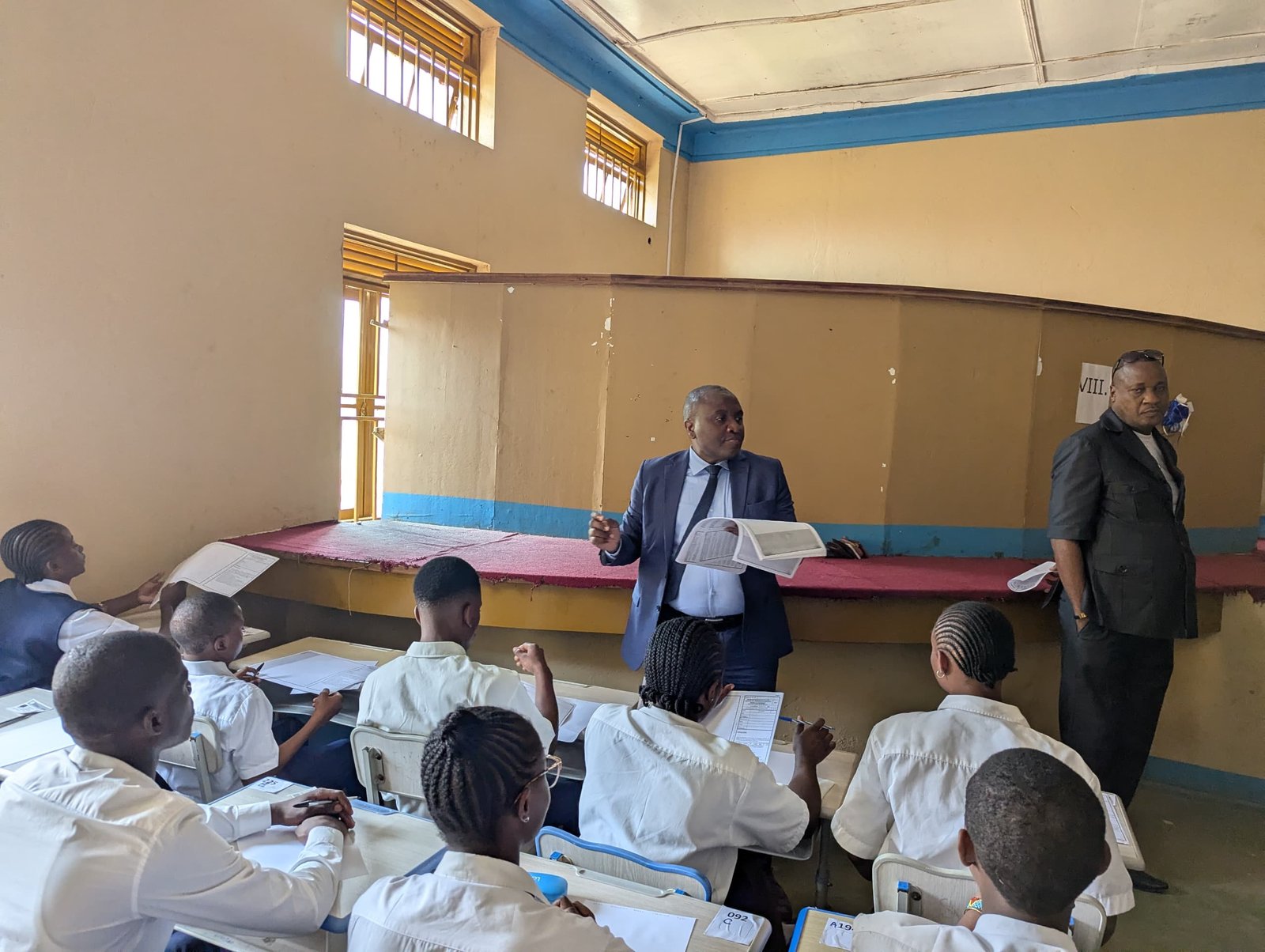 Comme sur toute l’étendue du territoire national de la République démocratique du Congo, les élèves finalistes congolais vivant en Ouganda ont également participé, ce lundi 4 mai 2026, aux épreuves de dissertation de l’Examen d’État (EXETAT), marquant le lancement officiel des hors-session.