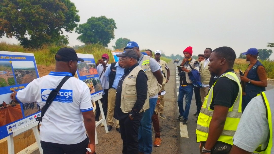 En mission d’inspection dans la province du Kasaï-Central ce mardi 23 juin 2026, le ministre des Infrastructures et Travaux Publics (ITP), John Banza Lunda, accompagné de la direction générale de l’Agence Congolaise des Grands Travaux (ACGT)