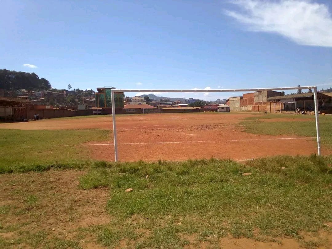 L'Entente urbaine de football de Butembo (EUFBU) a de nouveau appelé les autorités congolaises à doter la ville d'un stade moderne de l'État, estimant que le manque d'infrastructures sportives constitue l'un des principaux freins au développement du football local.