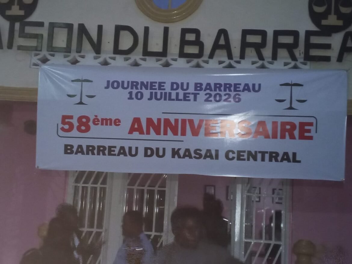 Les avocats du Barreau du Kasaï-Central ont commémoré, ce vendredi 10 juillet 2026 à Kananga, la Journée nationale du Barreau congolais, marquant le 58ᵉ anniversaire de la création du Barreau en République démocratique du Congo.