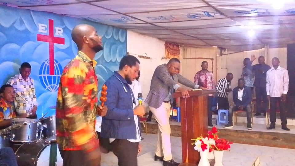 En ce premier dimanche du mois d'août, le 2 août 2026, les fidèles de l'Église de la Restauration de Kananga, dirigée par le Pasteur Charles Boniface Bayekwabo, se sont réunis pour un culte riche en bénédictions et en communion avec Dieu.