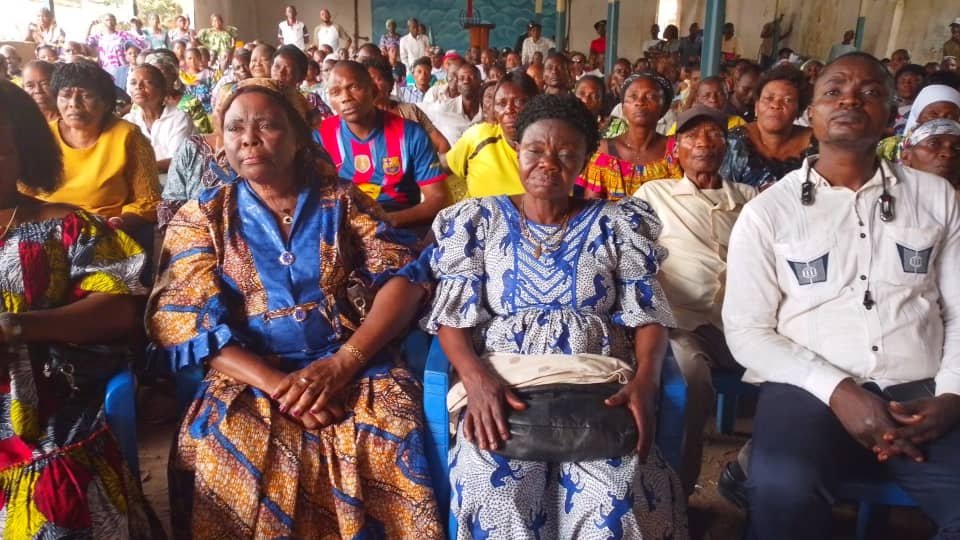 Plus de 300 participants, venus de différentes communes urbaines et rurales de Kananga, ont pris part ce samedi à une réunion exceptionnelle de restitution organisée par la Fédération de l’Union pour la démocratie et le progrès social (UDPS/Tshisekedi).