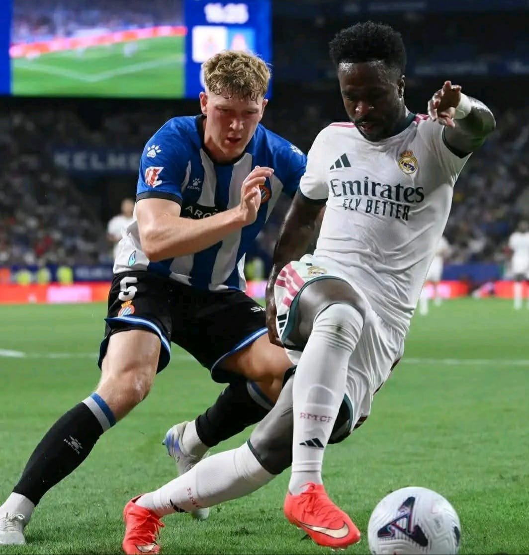 Le Real Madrid a réussi son entrée en Liga 2026-2027 en s’imposant 2-1 face à l’Espanyol Barcelone, samedi 22 août au RCDE Stadium.