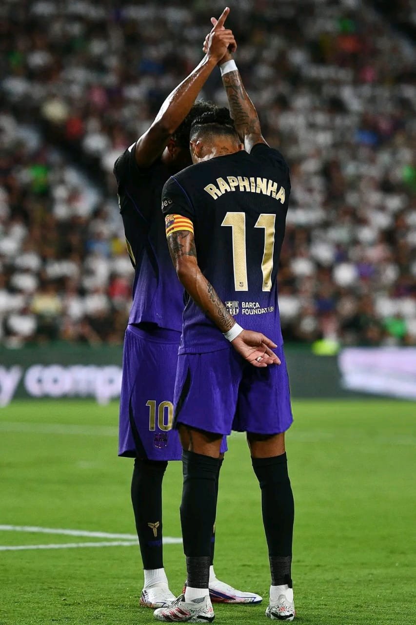 Le FC Barcelone frappe déjà fort en Liga ! Le champion en titre a parfaitement lancé sa saison en s’imposant largement 5-0 face à Elche, dimanche 23 août 2026, lors de sa première sortie en championnat.
