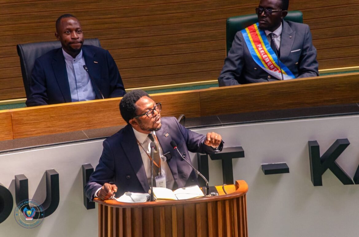 En République démocratique du Congo, Me Aubin Kasongo s’oppose publiquement à la campagne « Oui, je le veux », qu’il considère comme une tentative de légitimer un changement constitutionnel à des fins personnelles.