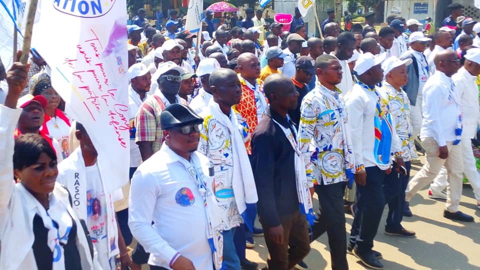 L’honorable François Mulumba Mabanzo, conseiller communal élu de Nganza sur la liste de l’UDPS/Tshisekedi, a pris part, ce mardi 22 septembre 2026 à Kananga, à la marche organisée par l’UDPS/Tshisekedi et plusieurs formations politiques membres de l’Union sacrée.