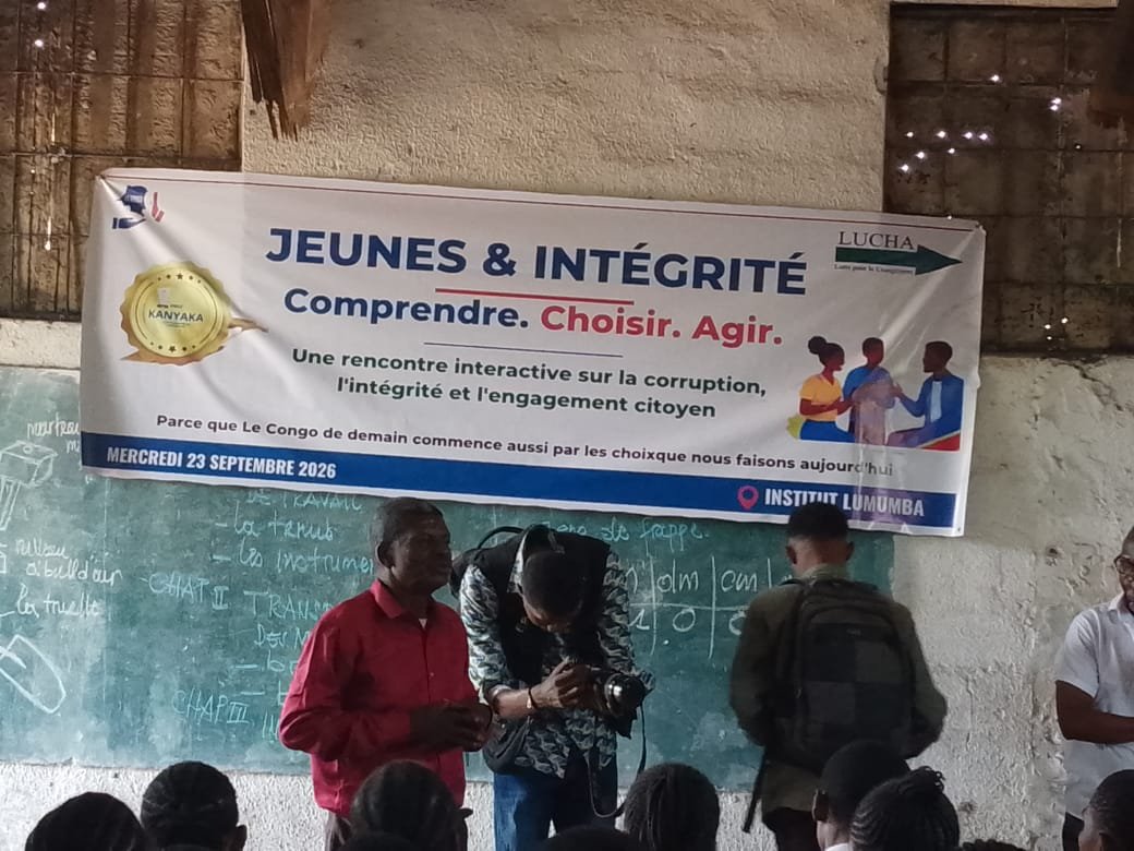 La lutte contre la corruption commence aussi à l’école. C’est autour de cette conviction que des mouvements de la société civile, notamment La Lucha et Le Congo n’est pas à vendre, ont organisé ce jeudi 23 septembre une séance de sensibilisation à l’Institut Lumumba, à l’intention des élèves du secondaire.