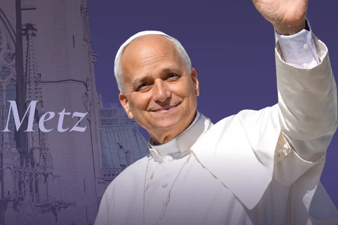 Après deux jours à Paris et une journée à Lourdes, le pape Léon XIV achève ce lundi sa visite en France par une étape à Metz, dans le nord-est du pays.