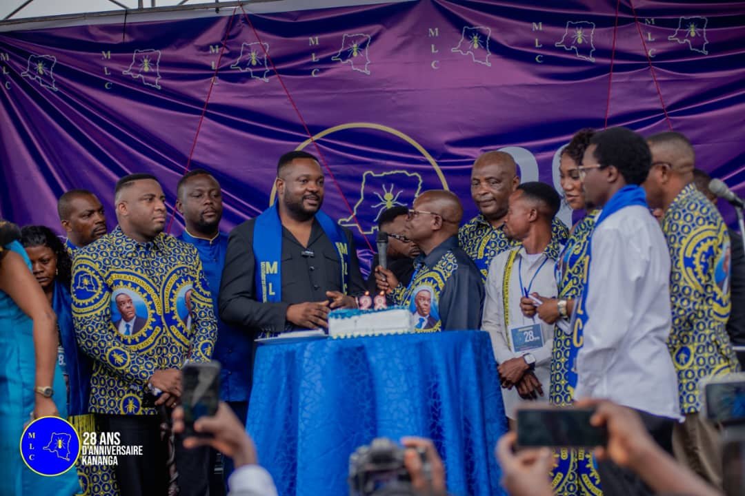 Le Mouvement de Libération du Congo (MLC) a célébré, mercredi 30 septembre 2026, le 28ᵉ anniversaire de sa création dans la province du Kasaï Central. À Kananga, cette commémoration a réuni les cadres, militants et sympathisants du parti, ainsi que des représentants d’autres formations politiques membres de l’Union Sacrée de la Nation.