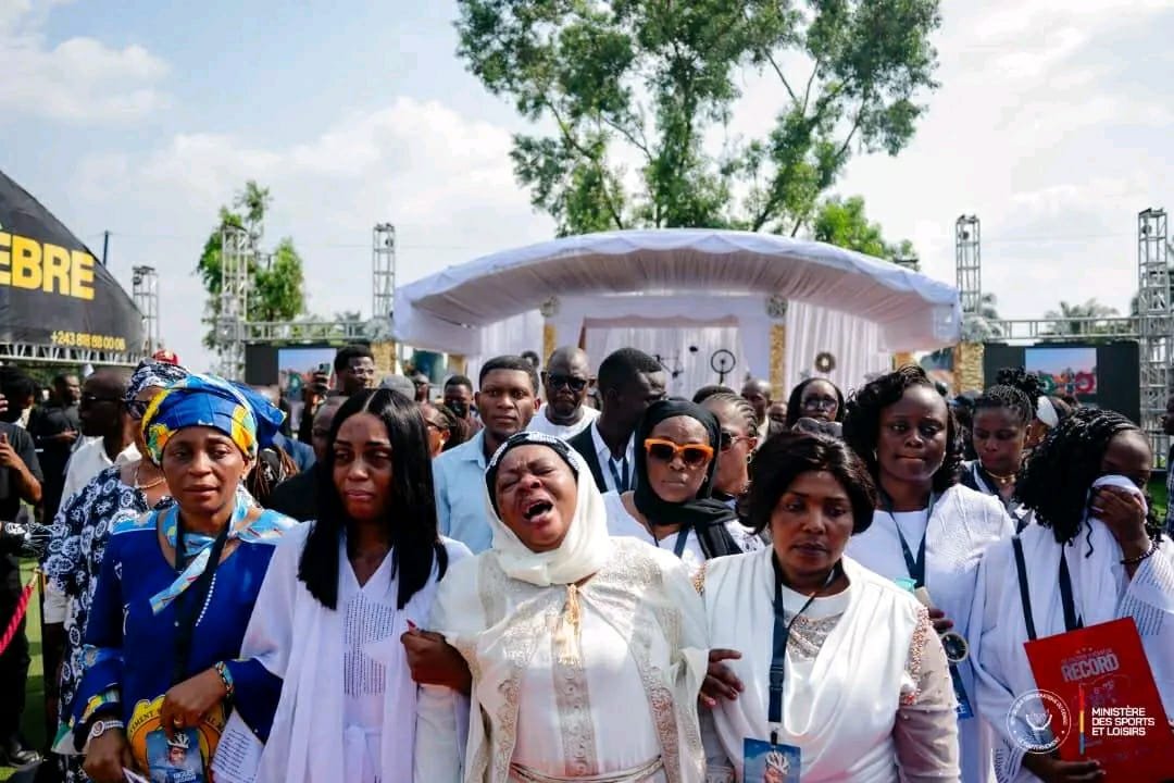 Le jeune cycliste et triathlète congolais Miguel Mumbere Masaïsaï a été inhumé à Kinshasa, ce jeudi 22 octobre 2026, après des hommages officiels organisés en sa mémoire.