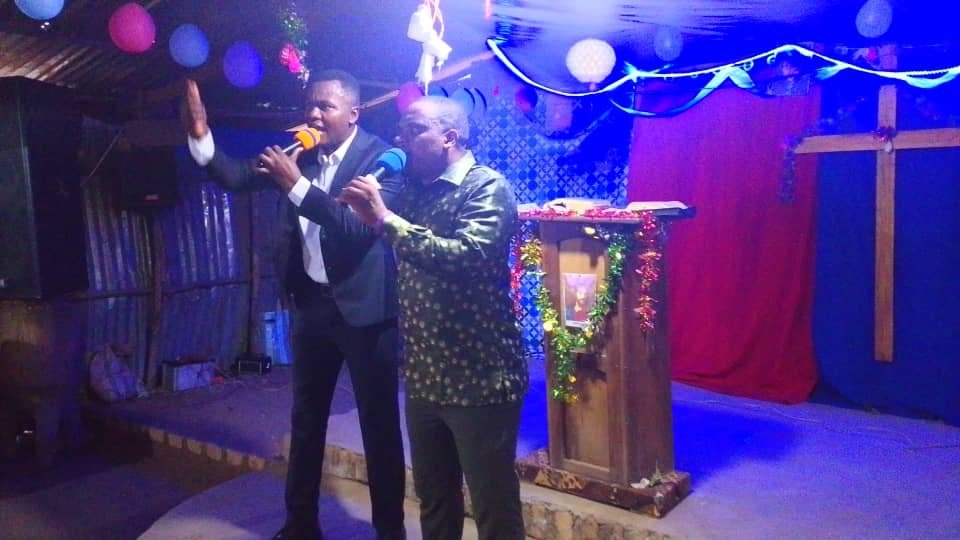 Le rendez-vous évangélique organisé par Ange et Trois Pulls Tabernacle a officiellement débuté ce vendredi 2 octobre 2026 dans la commune de Nganza, au quartier Nsele, sur l’avenue Matadi n°5, à Kananga.