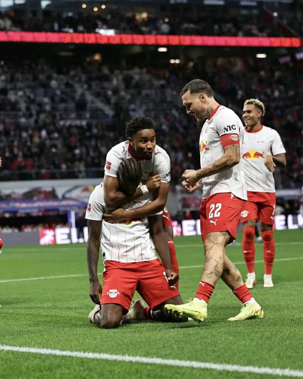 De retour en club après la trêve internationale passée avec les Léopards de la République démocratique du Congo, Ezéchiel Banzuzi s’est illustré avec le RB Leipzig.