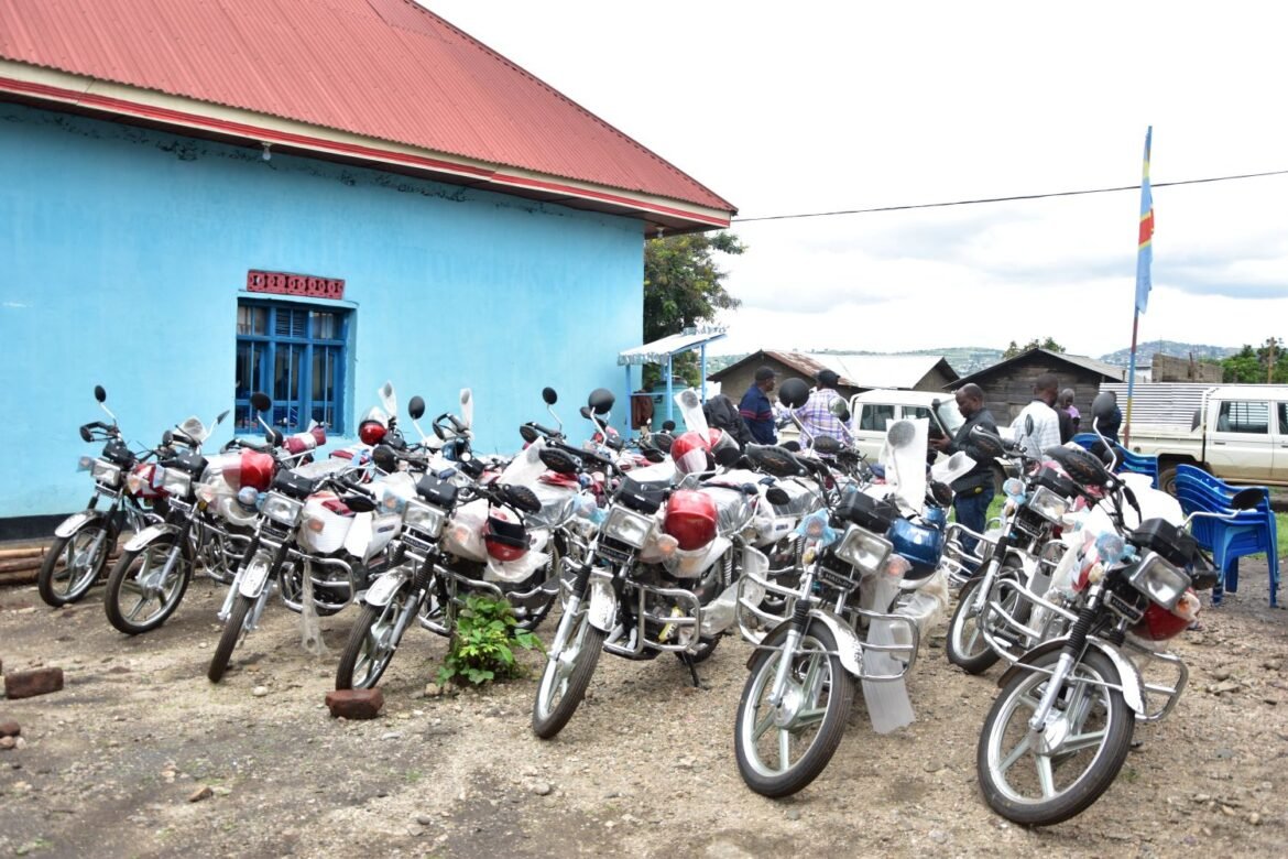 Seize entités territoriales décentralisées du territoire de Beni ont bénéficié lundi 13 octobre 2026 d'un appui en mobilité de la MONUSCO. La Mission a remis 16 motos dans le cadre de son projet de gouvernance sécuritaire mis en œuvre par la Section des Affaires civiles.